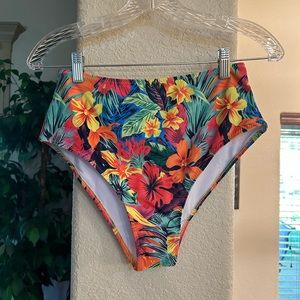 Brand new floral Bikini Bottoms size L